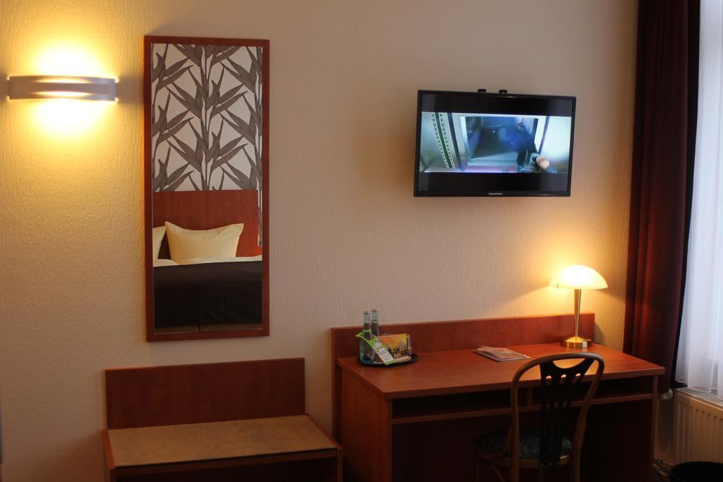 Hotel Schwarzer Adler יבר מראה חיצוני תמונה