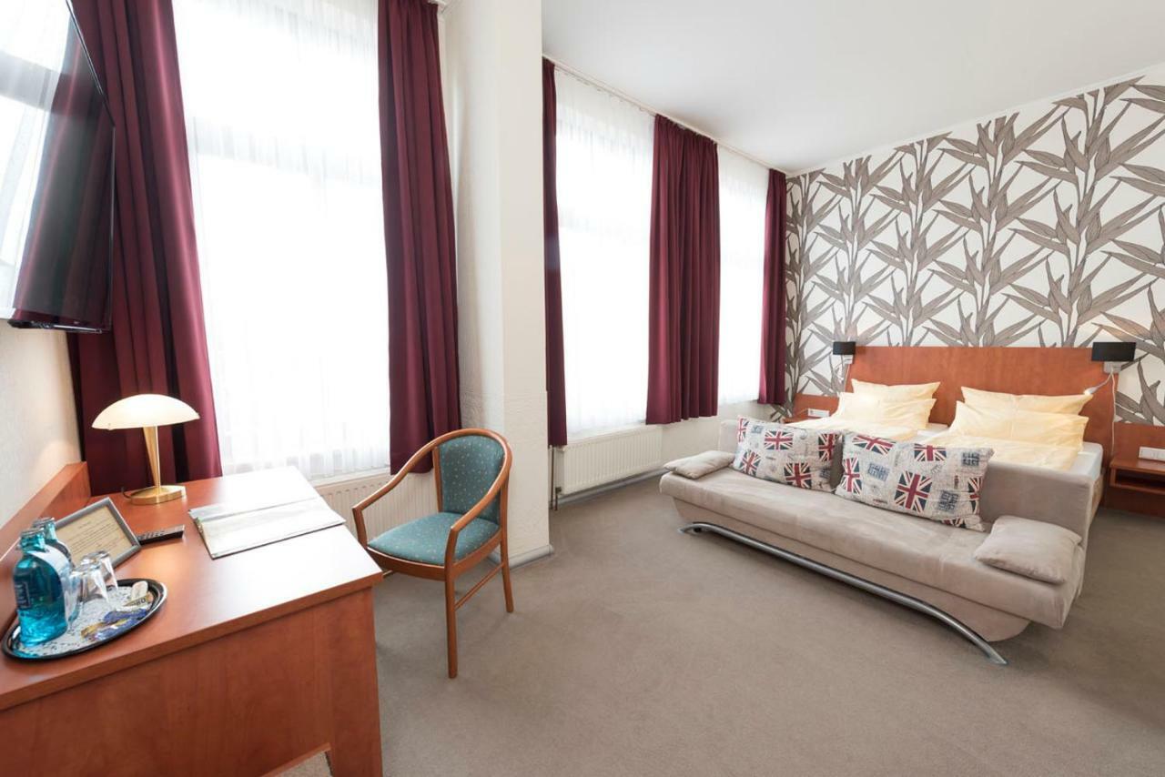 Hotel Schwarzer Adler יבר מראה חיצוני תמונה