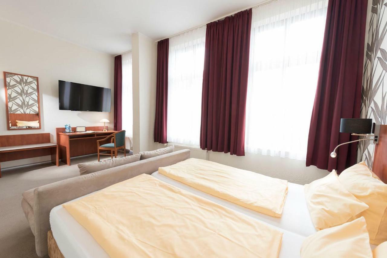 Hotel Schwarzer Adler יבר מראה חיצוני תמונה